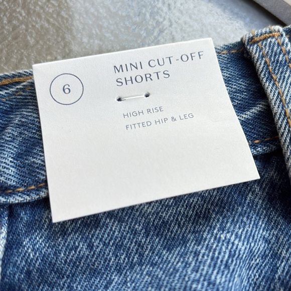 NWT Women's High-Rise Cutoff Mini Jean Shorts - Universal Thread™ Light Wash, 6 - Picture 11 of 13